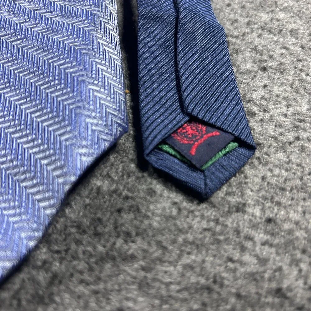 Tommy Hilfiger Tie 100% Silk USA Blue Herringbone VTG TOMMY Logo‎